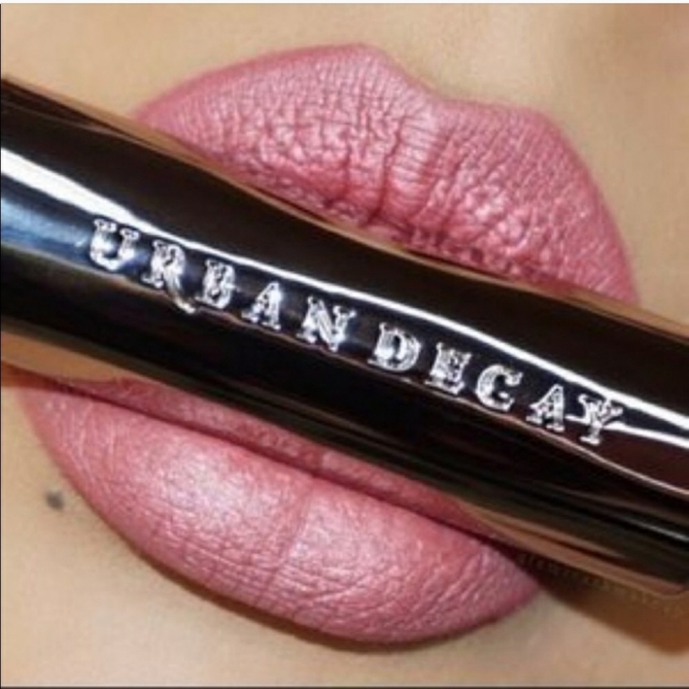 Urban Decay Vice Liquid Lipstick - Color Trivial💄
